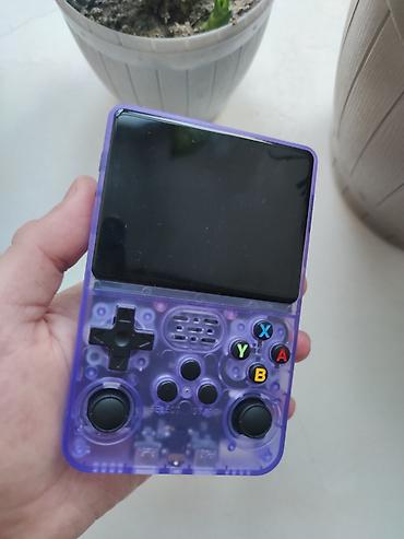 Digər oyun və konsollar: İçərisində minlərlə retro oyun var (Nintendo,psp,ps1 və sairə). Tam — 1