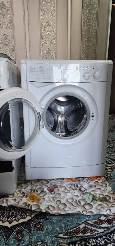 запчасти для стиральной машины: Стиральная машина Indesit, Б/у, Автомат, До 6 кг, Полноразмерная