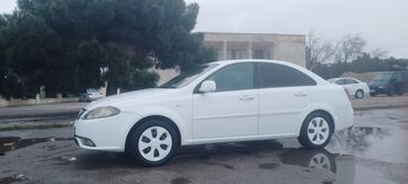 Daewoo: Daewoo Gentra: 1.5 l | 2014 il Sedan — 1