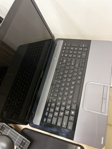 Ноутбук, Toshiba, 4 ГБ ОЗУ, 17 ", Б/у, Для работы, учебы, память HDD + SSD