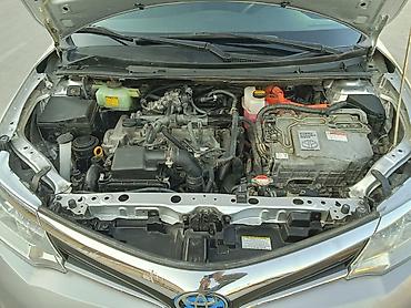 Салон: Toyota sedan interyer komplekti və avadanlığı - Sükan: çoxfunksiyalı — 10