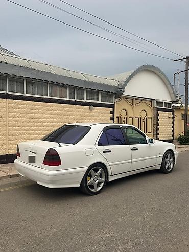 moto bot: Mercedes-Benz C-Class: 2.3 l | 1998 il Sedan — 3