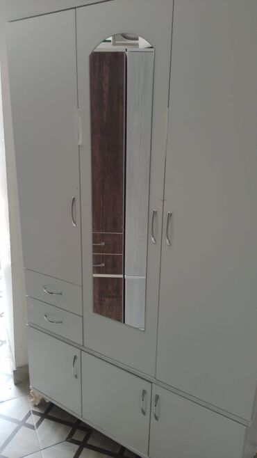Sifarişlə dolablar: Düz dolab, Dəhliz üçün, Yataq otağı üçün, Eyvan üçün, Paltar üçün, Kupe, Quraşdırıla bilən, 3 qapılı — 21