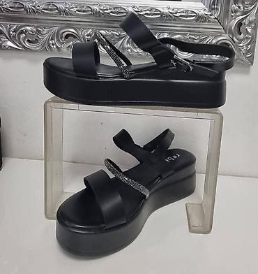 hermes papuce: Ženske sandale na platformu sa ukrasnim remenom - Model: otvorene — 4