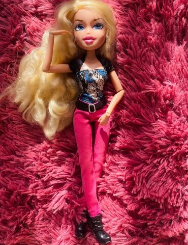домики для кукол: Продам шикарную, оригинальную куклу Bratz из (2000 годов) кукла новая!