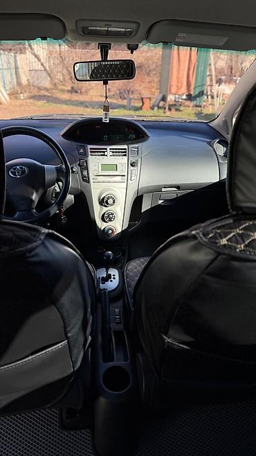 Toyota: Toyota Yaris: 2007 г., 1.3 л, Робот, Бензин, Хэтчбэк — 9