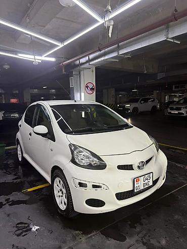 byd e6: Toyota Aygo: 2011 г., 1 л, Бензин — 1