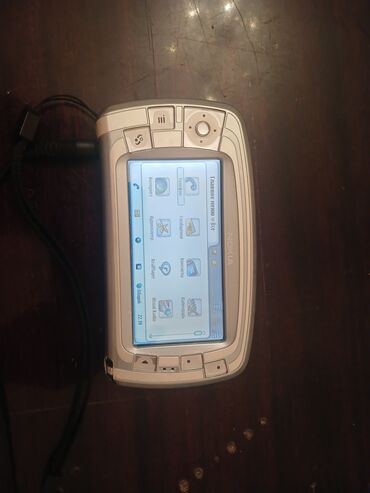 Nokia: Nokia 7710, < 2 GB Memory Capacity, rəng - Ağ, Sensor, Düyməli