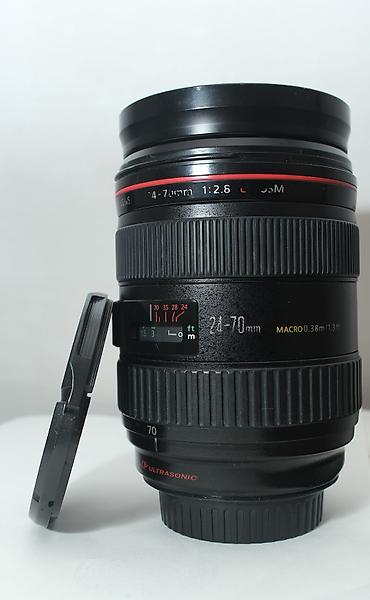 video light: Canon EF 24-70mm f/2.8L obyektiv - Zoom diapazonu: 24–70 mm – — 7