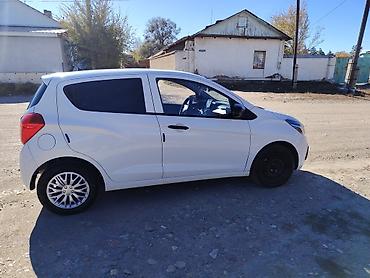 спарк в аренду: Chevrolet Spark: 2017 г., 1 л, Автомат, Бензин, Хэтчбэк — 4