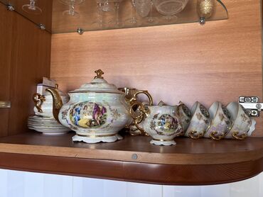 servizlər: Çay dəsti