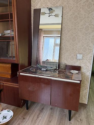 Стенки-шкафы: Продаю б/у мебель в хорошем состоянии Кровать 5000 Стенка 10000 Тумба — 4