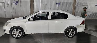 Opel: Opel Astra: 2011 г., 1.6 л, Механика, Бензин, Седан — 2