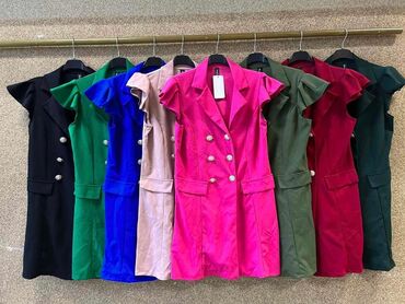 Haljine: 2700 na lalafo.rs — 4 Haljine: 2700 — 4