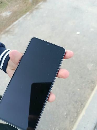 Samsung Galaxy S21 (серия S21) - Экран: 6.2" AMOLED, плоский, тонкие