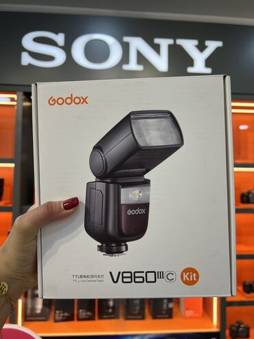 видео камеры: Godox V860 III C Kit