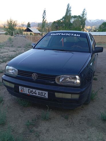 мерседес 210 1997: Volkswagen Golf: 1993 г., 1.8 л, Механика, Бензин, Седан