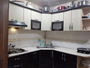 Yataq otağı dəstləri: Mətbəx mebeli satılır 250₼. Yaxşı vəziyyətdədir. Ölçü 2/2. Üzərində
