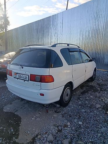 Toyota Ipsum: 1997 г., 2 л, Автомат, Бензин, Минивэн