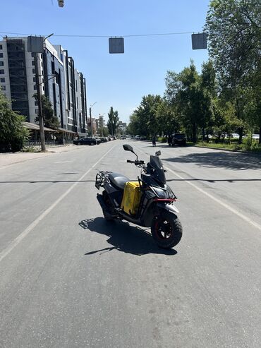 зарядное устройство для электромобиля: Скутер 50 куб. см, Бензин, Б/у