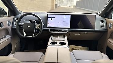 Lixiang: Lixiang L9: 2025 г., 1.5 л, Автомат, Электромобиль, Кроссовер — 11