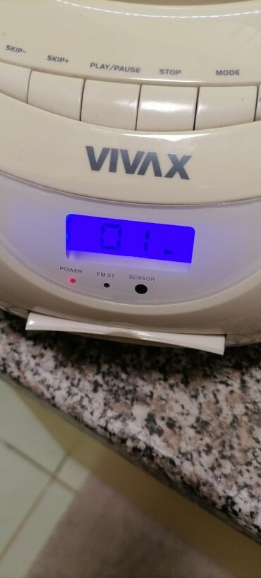 Pojačala i prijemnici: Radio veći VIVAX sa ispravnim CD i USB
Lep Radio
 Mirjevo — 3