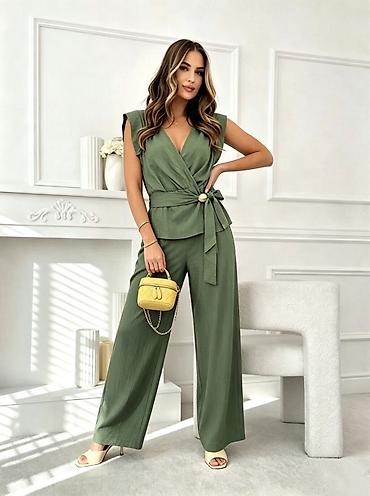 madame coco sid: Elegantnan komplet – bluza na preklop i široke pantalone 3000 din S M — 3