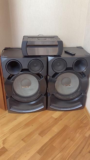Musiqi mərkəzi satılır hər bir funksiyası işləyir karoke var 2nvan