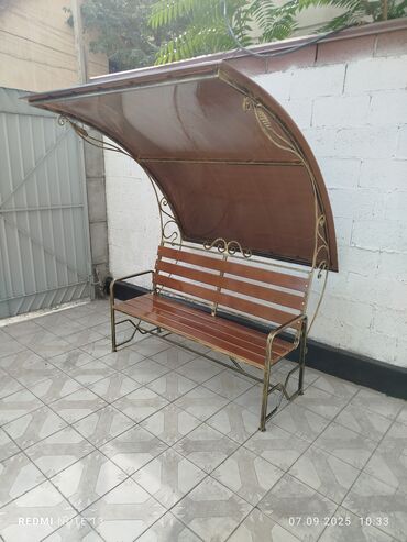 Садовые зонты: Скамейка с навесом 15000сом скамейка с подлокотник 6500 — 2