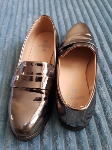 женские серебристые туфли: Туфли 38, цвет - Серебристый