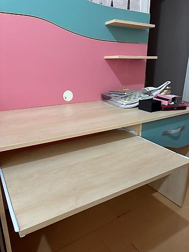 kompüter masası: Kompyuter masası

Heç bir problemi yoxdur — 2