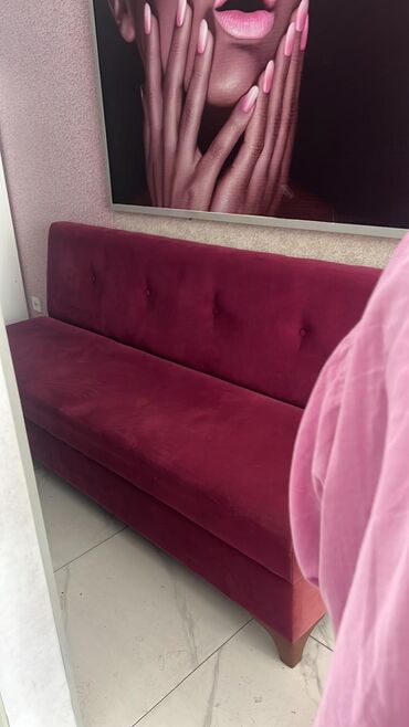 Divanlar: Divan, İşlənmiş, Açılmayan, Bazasız, Parça, Çatdırılma yoxdur