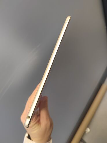 ikea kanta za smeće: Hitnoooo ipad air 2 2gb rama 128gb memorije na tabletu je urađen
