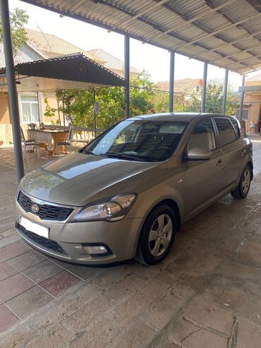 barter maşınla: Kia ceed modeli bugun ki gun ucun hecbir problemi yoxdur 2 ci mawin