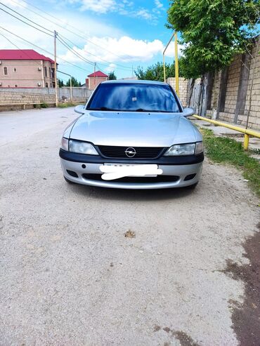 Opel: Opel Vectra: 2 l | 1997 il Sedan