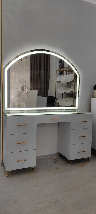 Salon masaları: Yeni, Makiyaj üçün masa, Güzgülü — 14