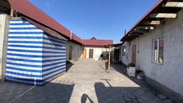 продаю сотка 14с бишкеке: Дом, 250 м², 10 комнат, Собственник, Косметический ремонт
