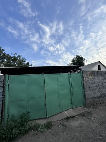 срочно продаю в связи с переездом: 60 м², 3 комнаты