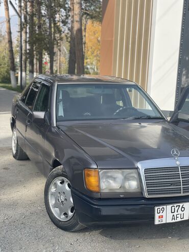 Mercedes-Benz: Mercedes-Benz E-Class: 1993 г., 2 л, Механика, Бензин, Седан — 2
