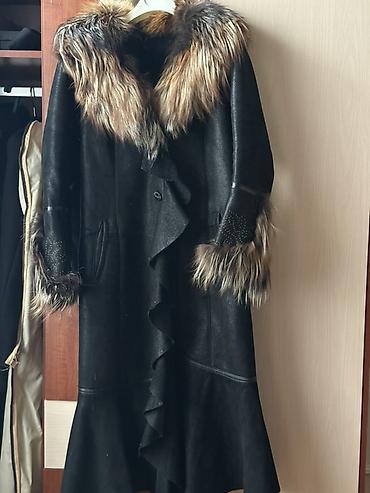 qadınlar ucun uzun plaşlar: Qadın uzun palto – təbii xəz detallı - Rəng: qara - Model: uzun — 1