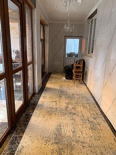 Продажа коттеджей и домов: Продаётся двухэтажный кирпичный дом с закрытым двором и навесом. В ж/м — 8