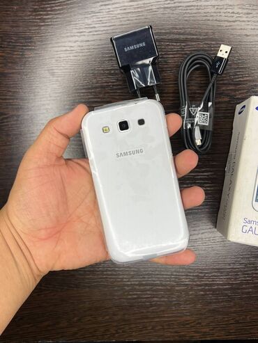 смартфон motorola: Samsung Galaxy Win, Новый, 8 ГБ, цвет - Белый, 2 SIM