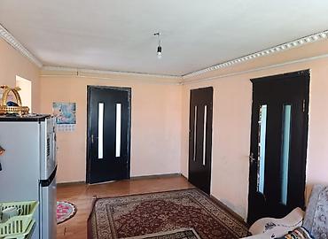 Продажа коттеджей и домов: Дом с участком - Одноэтажный кирпичный дом с двускатной крышей — 4