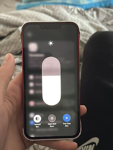 Apple iPhone: IPhone 13, Красный — 3