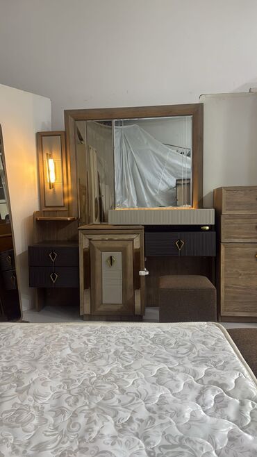 Yataq otağı dəstləri: ‼️ Təcili Satılır ‼️ Endirim olundu Yataq mebeli satilir 1900 -da lalafo.az — 8 Yataq otağı dəstləri: ‼️ Təcili Satılır ‼️ Endirim olundu Yataq mebeli satilir 1900 — 8