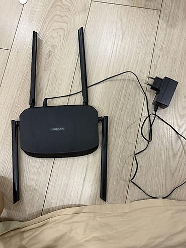 gestalt hero: Продаю гигабитный Wi-Fi роутер Hikvision DS-3WR12GC (AC1200) Продаю — 1