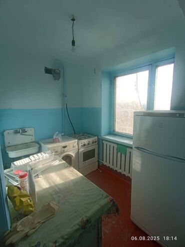 дешёвые дома: 2 бөлмө, 64500 кв. м, Жеке план, 5 кабат, Эски ремонт