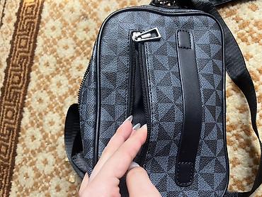 Другие сумки: Сумка через плечо, компактная - Формат: прямоугольная кросс‑боди. - — 7