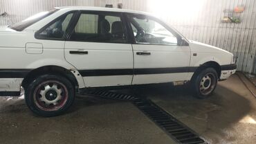 мотор нексия 2: Volkswagen Passat: 1993 г., 1.8 л, Механика, Бензин, Седан