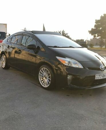 Toyota: Toyota Prius: 1.8 l | 2015 il Hetçbek